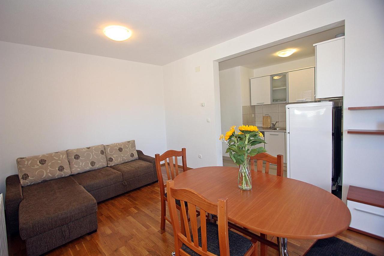 Apartments Ella ซูเปตาร์ ภายนอก รูปภาพ