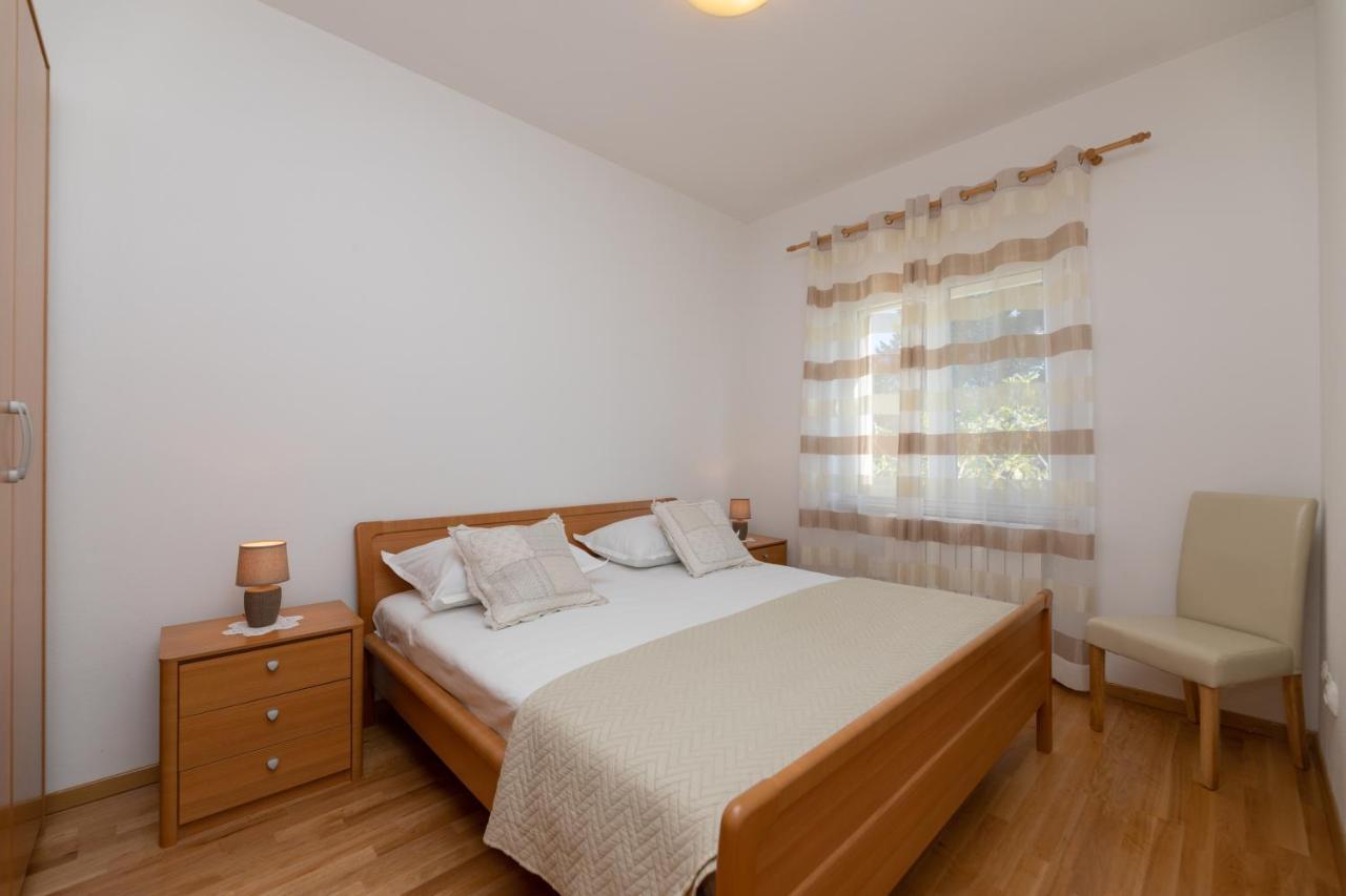 Apartments Ella ซูเปตาร์ ภายนอก รูปภาพ