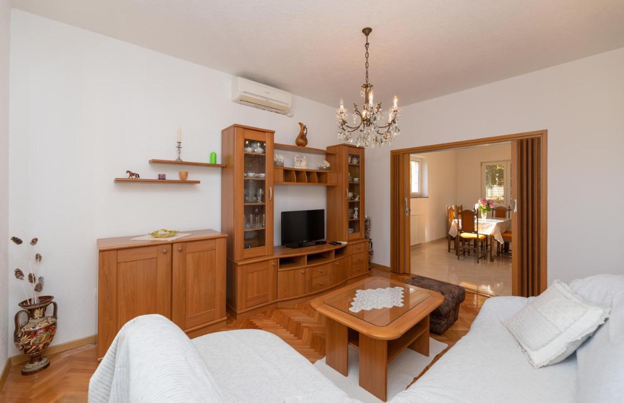 Apartments Ella ซูเปตาร์ ภายนอก รูปภาพ