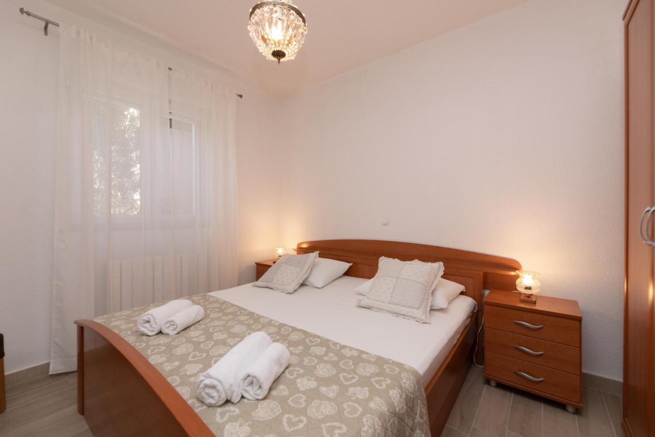 Apartments Ella ซูเปตาร์ ภายนอก รูปภาพ