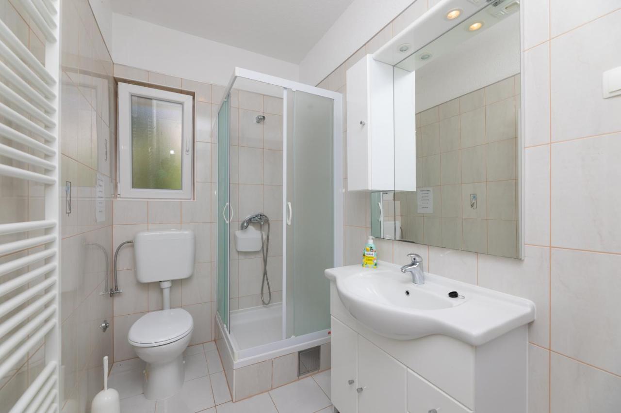 Apartments Ella ซูเปตาร์ ภายนอก รูปภาพ